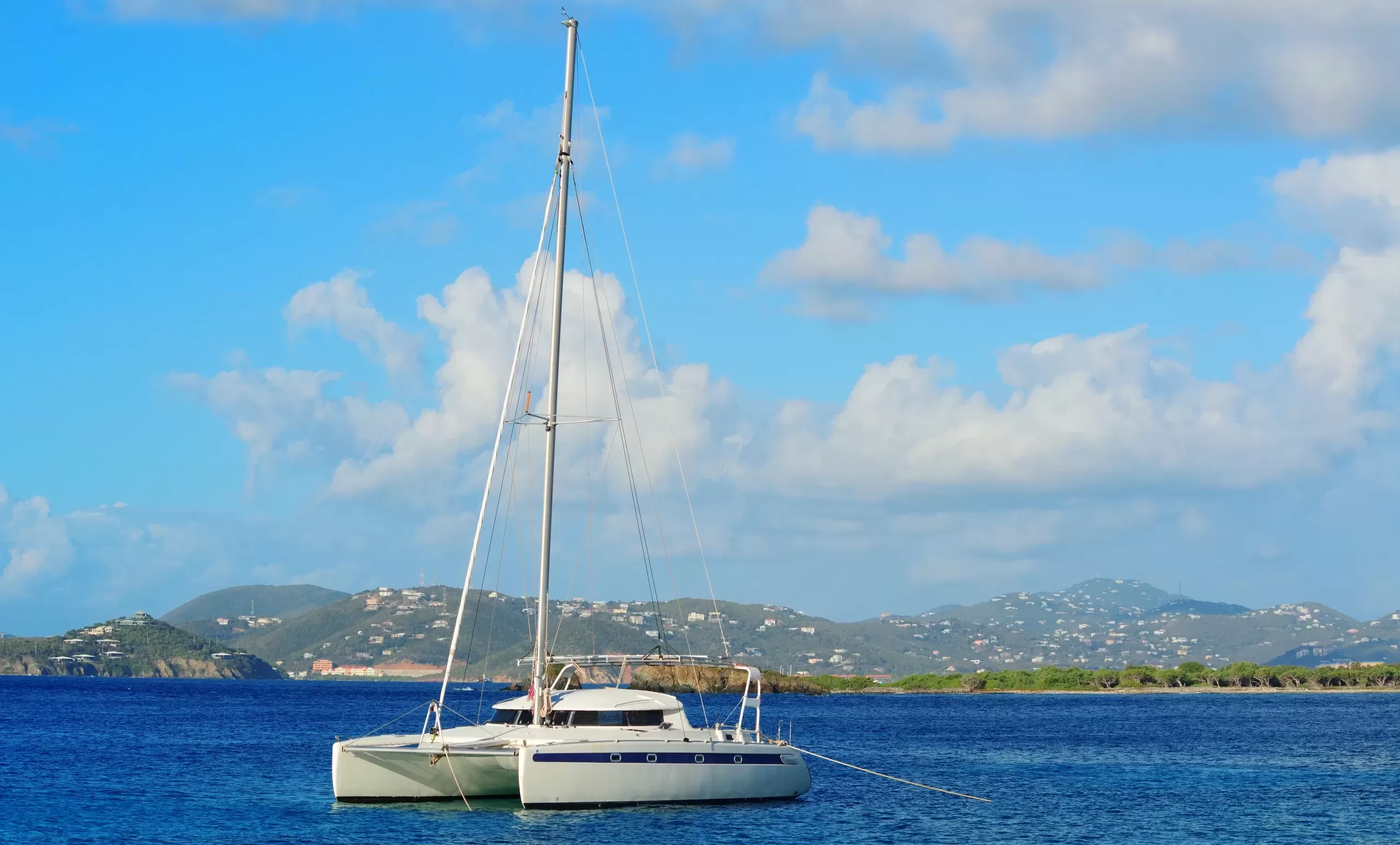 sailing-boat-rest-bay-st-john-virgin-islands